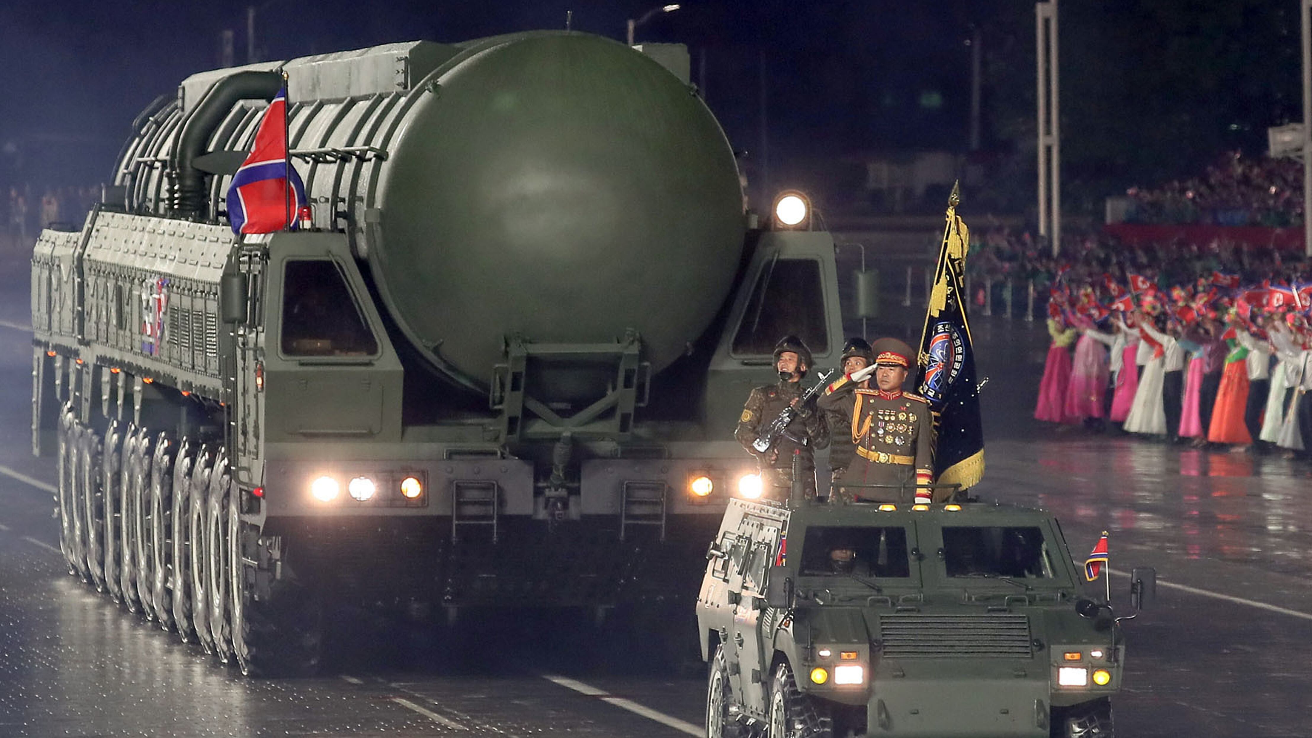 "Un missile misterioso". "Può colpire gli Usa": cosa sappiamo dell'Hwasong-20 di Kim
