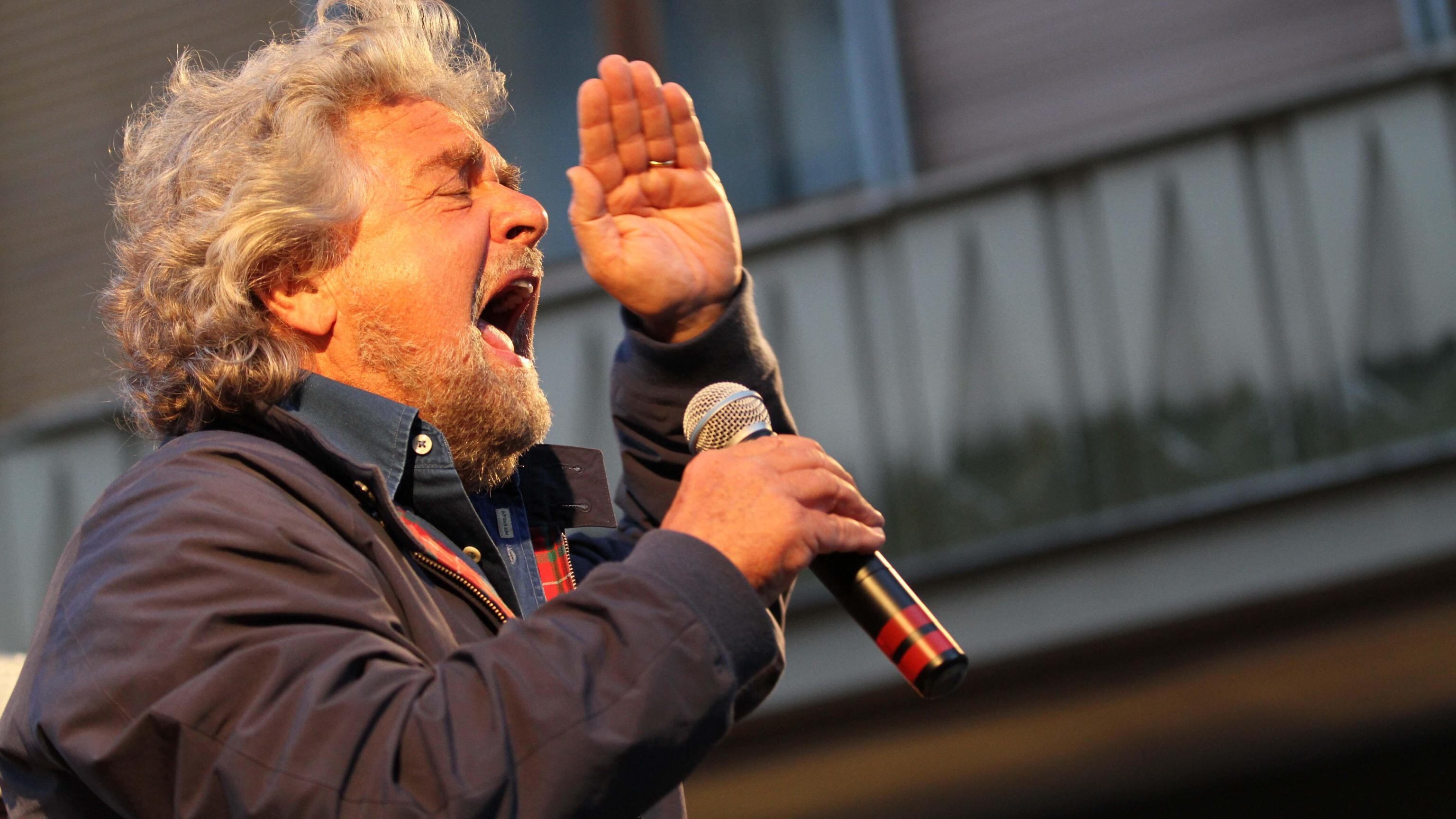 Dal Pd una legge anti-movimenti: esplode la furia dei Cinque Stelle