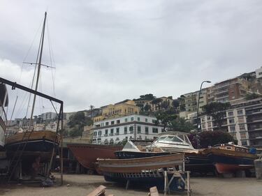 Napoli, il porto e il quartiere Mercato 1