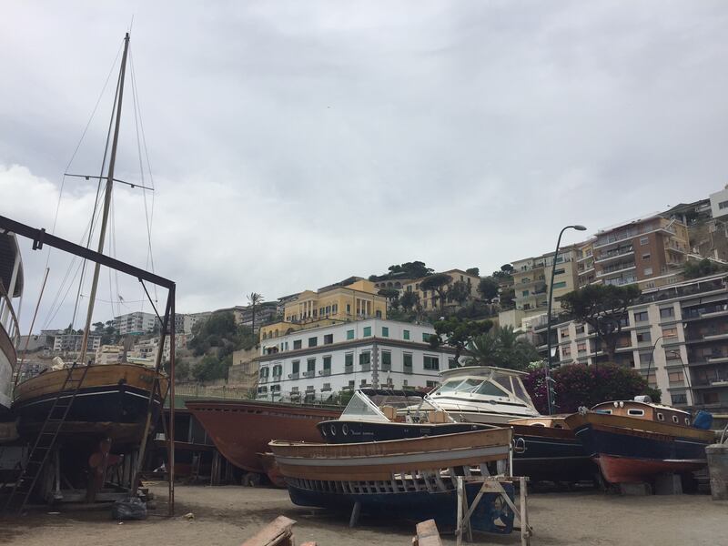 Napoli, il porto e il quartiere Mercato 1