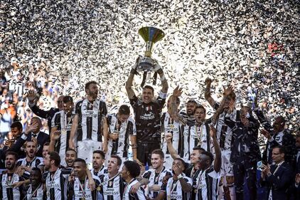 Il trionfo della Juventus: vince in casa il 6 scudetto consecutivo 15