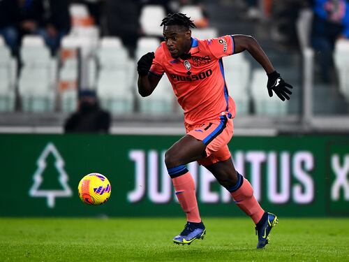 Una piccola Juve al buio. E Zapata riscrive la storia