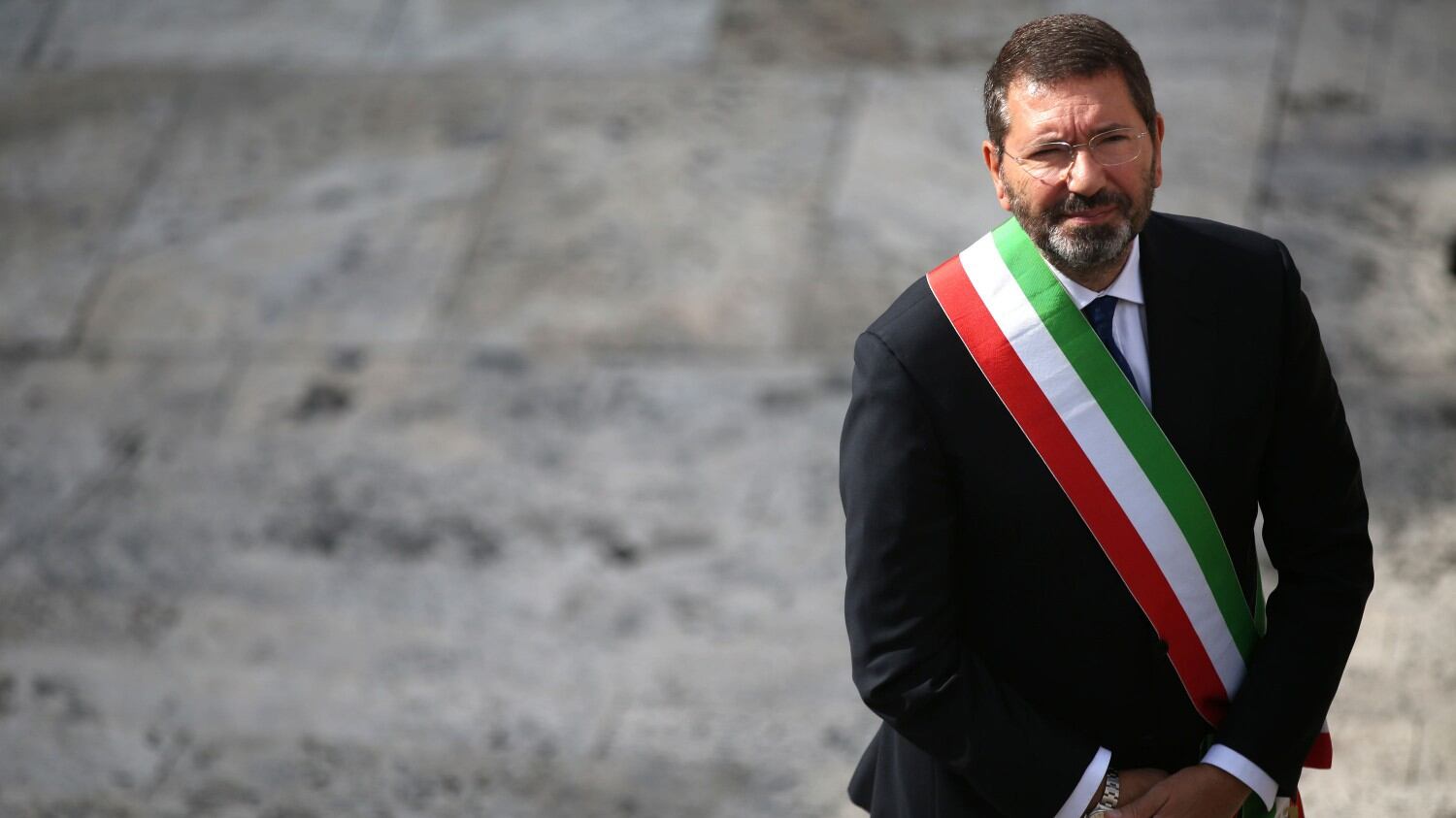 "Osservatore Romano" e "Avvenire" stroncano Marino: "Sue dimissioni una farsa"