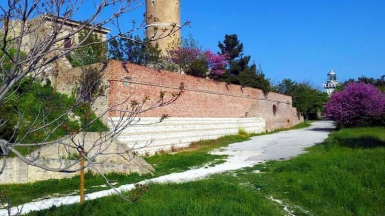 Fari con vista mozzafiato e due isole nella Laguna: beni del Demanio ai privati