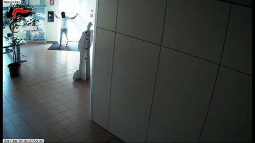 Il ladro "fantasma" 7