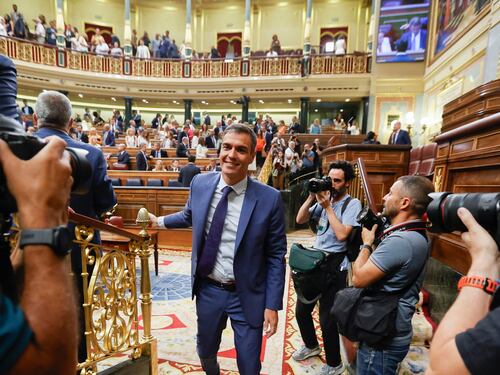 "Per la repubblica", "Per la Spagna femminista". I giuramenti che svelano l'incubo di Sanchez