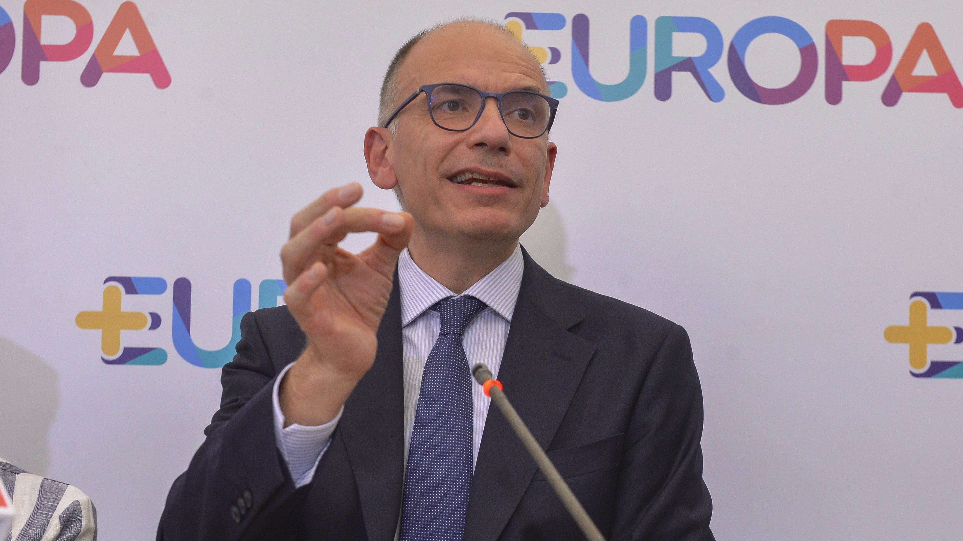 Le liste di Letta fanno infuriare il Pd. Gli amici catapultati nei fortini sicuri: la rabbia dei territori