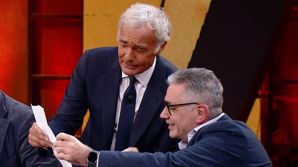 Pregliasco "stona" (ancora) in tv: "Quarta dose se vuoi festeggiare Natale"
