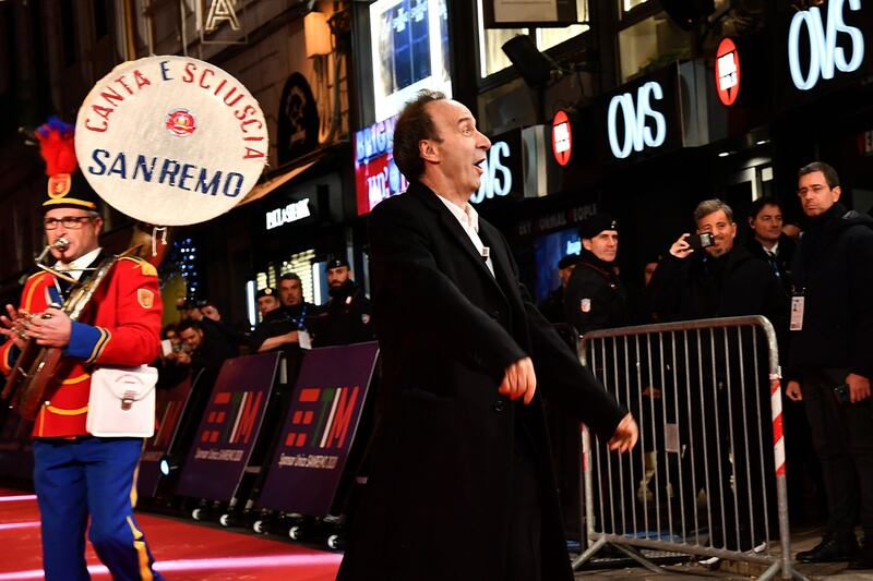 Roberto Benigni si ​prende la scena a Sanremo 3