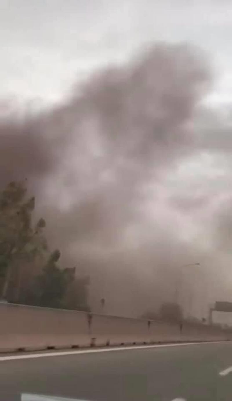 Taranto, tornado alza le polveri di minerale dell'acciaieria 3