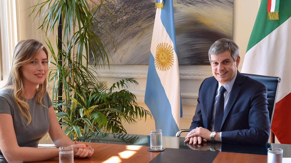 Tour americano della Boschi? Una scusa per promuovere il "sì"