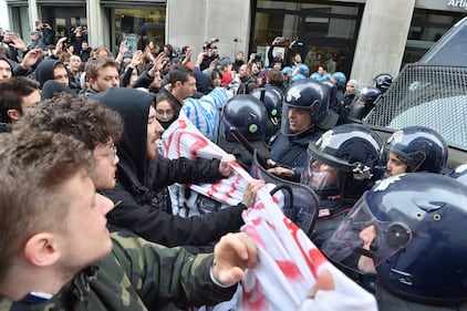 Scontri tra studenti e forze dell'ordine alla Statale di Milano 7