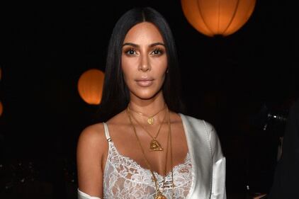 Kim Kardashian, topless e capelli rosa sui social 6