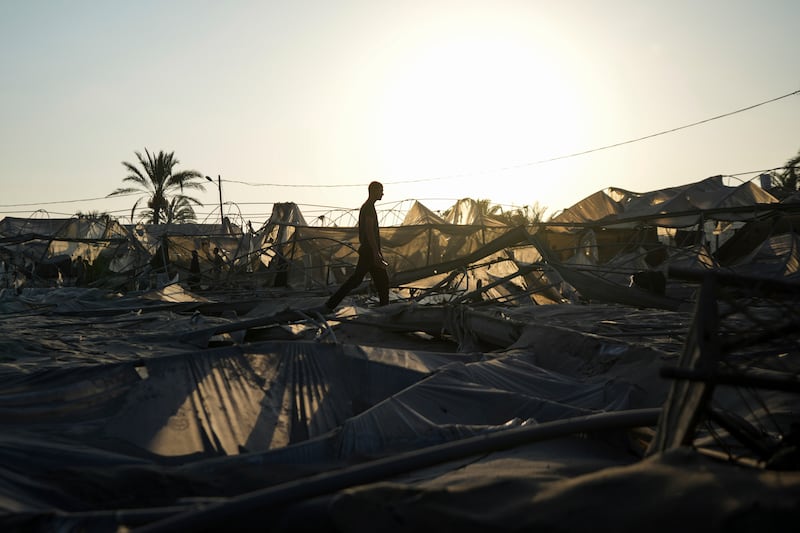 Attacco di Israele su Khan Younis: le immagini della distruzione 7