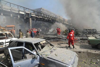 Siria, autobomba a Damasco: decine di vittime 3