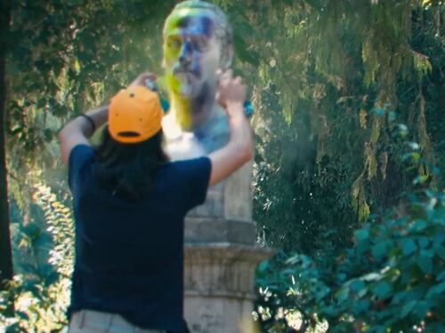 "Fascista". Imbrattato il busto di Guglielmo Marconi al Pincio