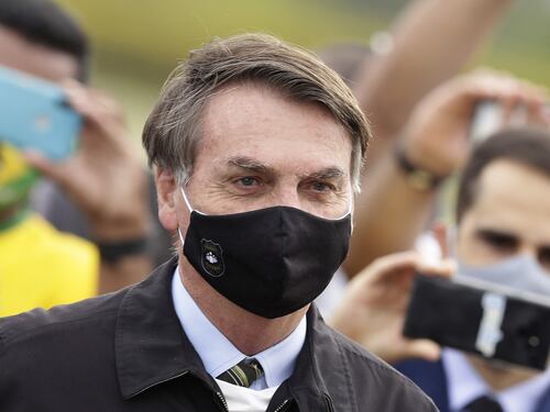 Positiva anche la moglie di Bolsonaro. E lui: "Ho un po' di muffa nei polmoni"