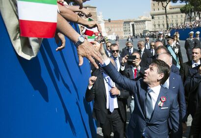 2 Giugno, bagno di folla per il premier Conte 9
