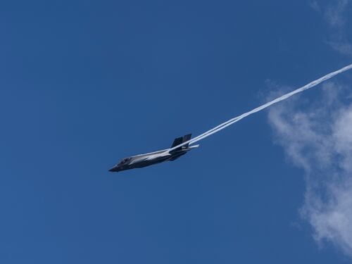 "Vietati i viaggi dei piloti militari all'estero". Israele si prepara all'attacco dell'Iran