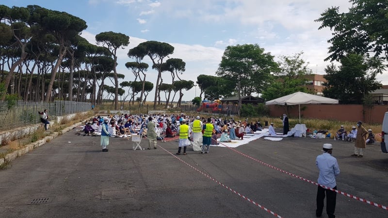 I musulmani invadono Roma per la fine del Ramadan 2