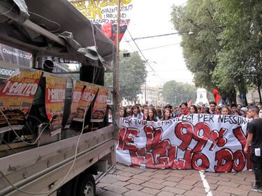 Studenti in piazza contro il ddl Profumo 20