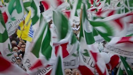 Business democratico: sfratti e affitti salati