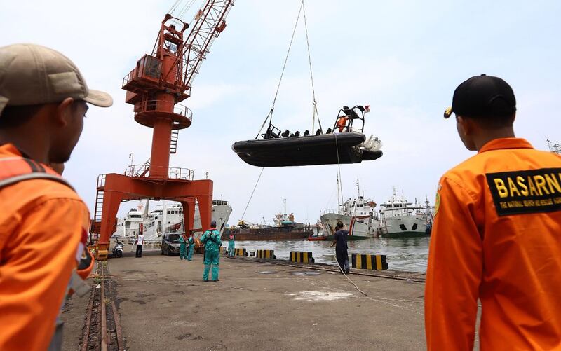 Indonesia, aereo cade in mare: 188 persone sono morte 6