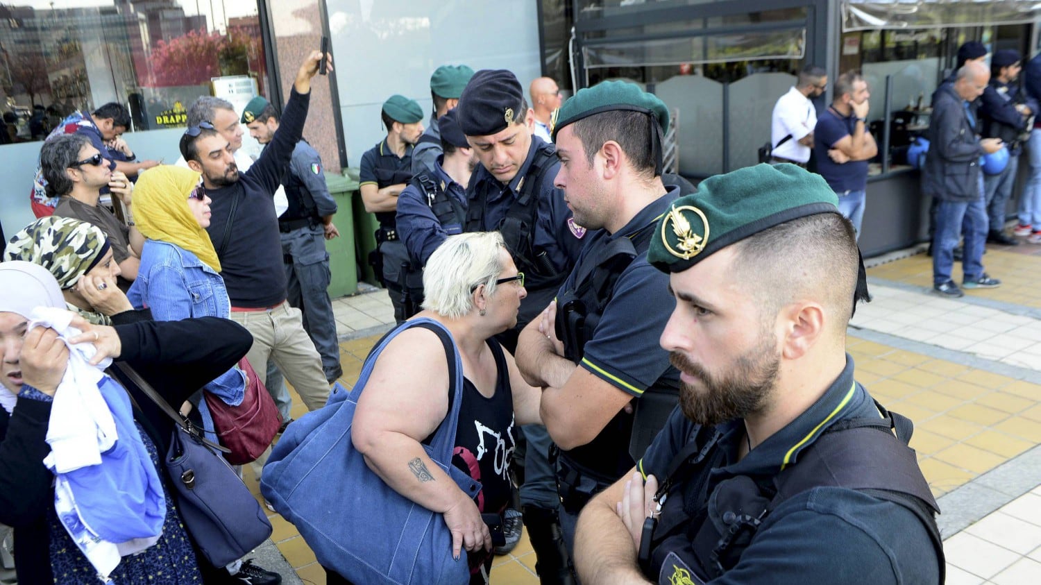 Gli sgomberati di Sesto San Giovanni occupano Torre Ligresti