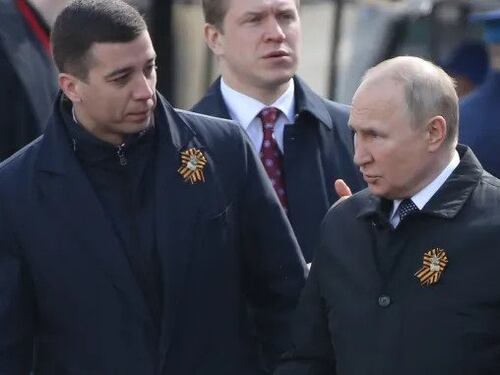 Chi è l'uomo misterioso con cui Putin parlava il 9 maggio