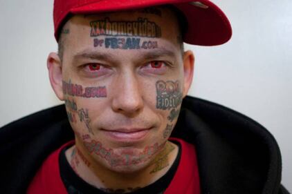 Tatuarsi la faccia. Le foto più strane 4