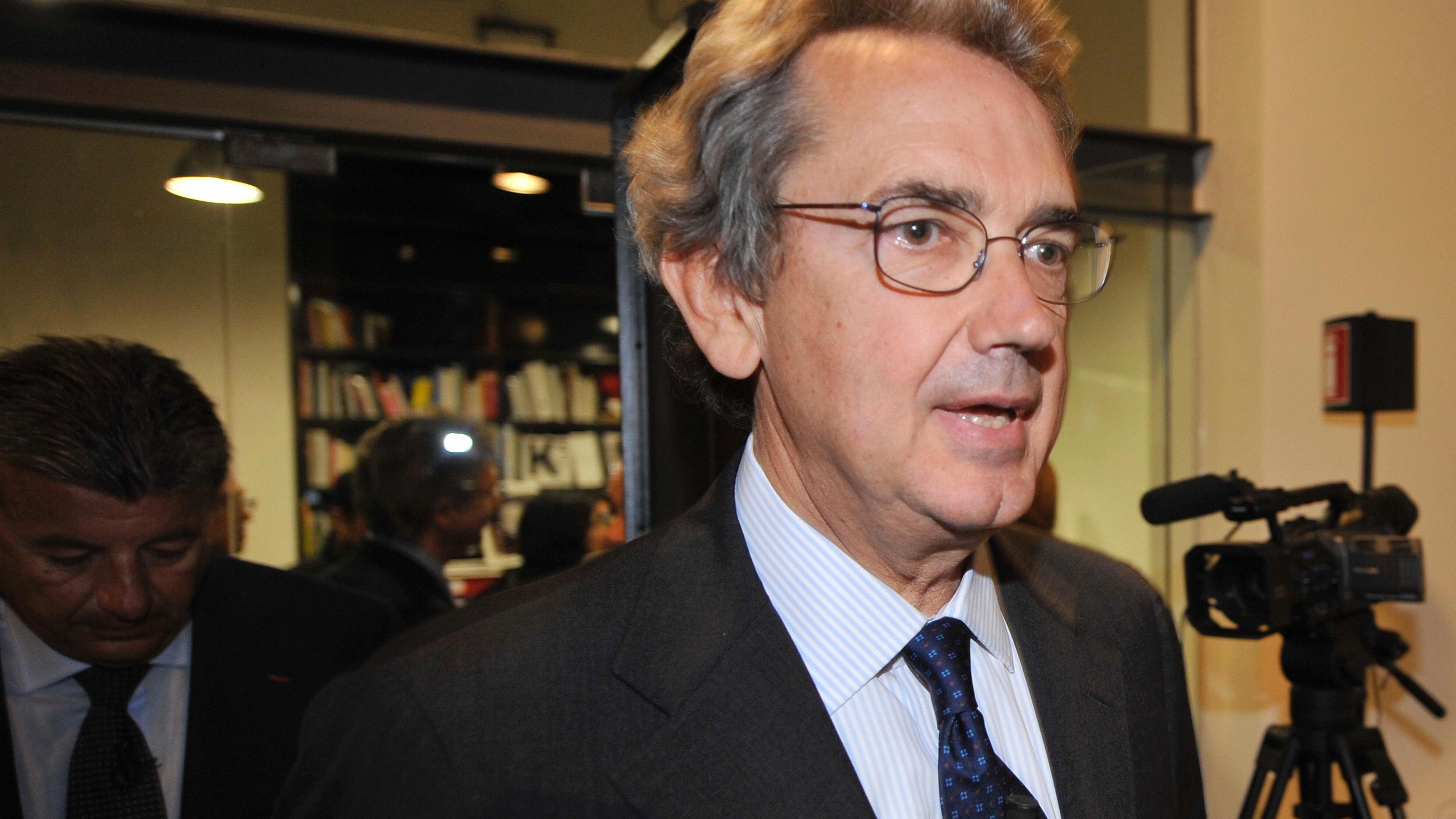 Telecom, H3g chiede la maggioranza