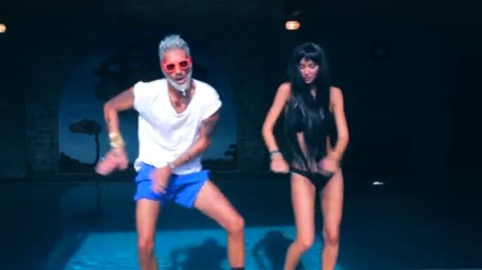 «Mi scaldo per Fiorello con le parodie sul web e c'è chi se la prende»