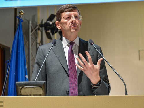 Coronavirus, il piano del governo: 450 esperti per non decidere