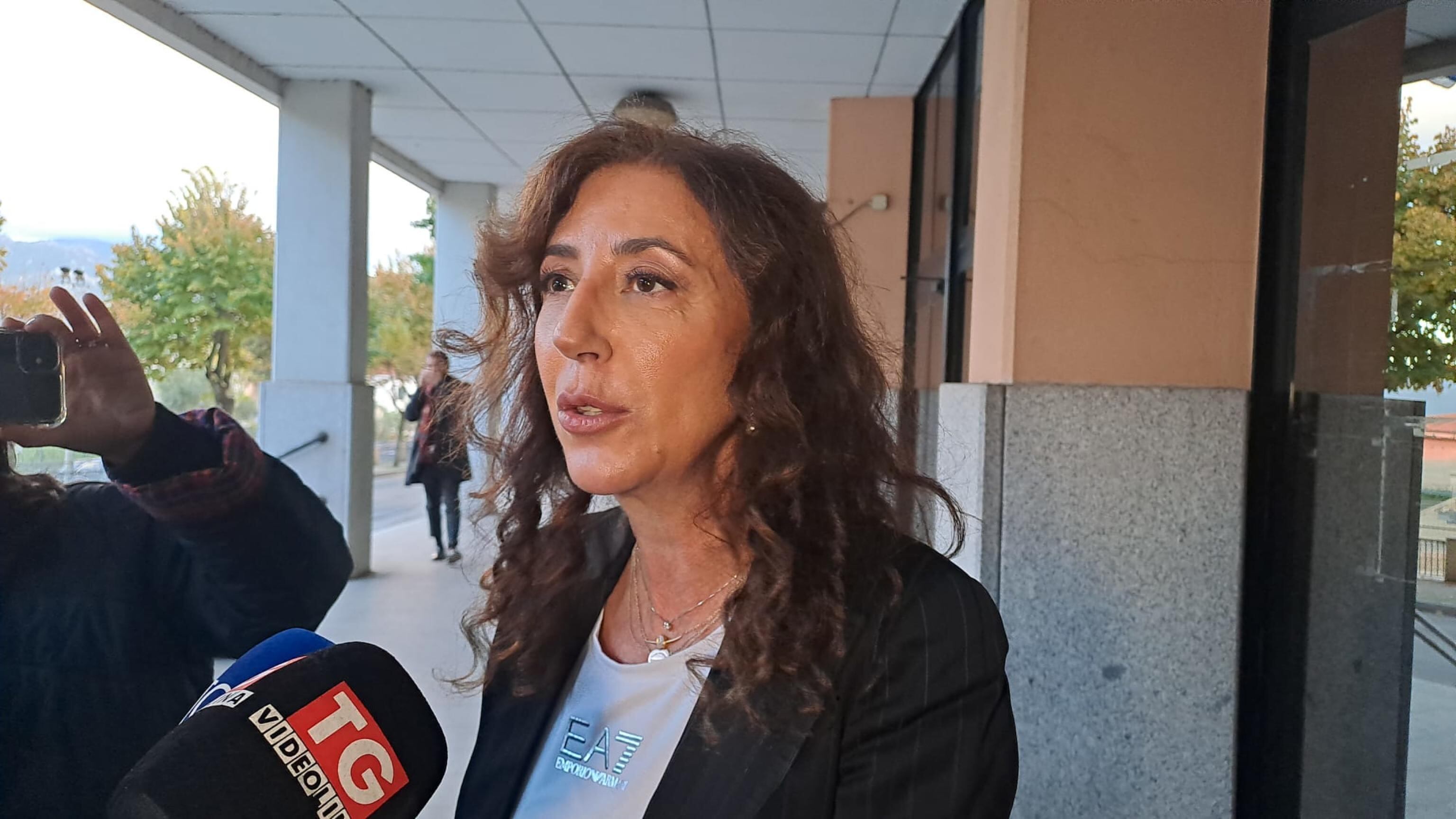 Grillo, bufera sul legale. "Rifarei quelle domande"