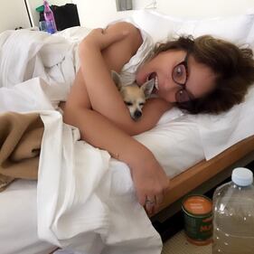 Naike Rivelli topless dal parrucchiere 9
