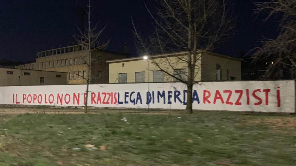 Raid nel cuore della notte contro la sede della Lega
