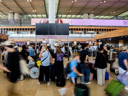 Down informatico mondiale. Aeroporti e banche nel caos