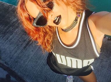 Rihanna e Instagram, tra moda, immagini sexy e vita privata 16