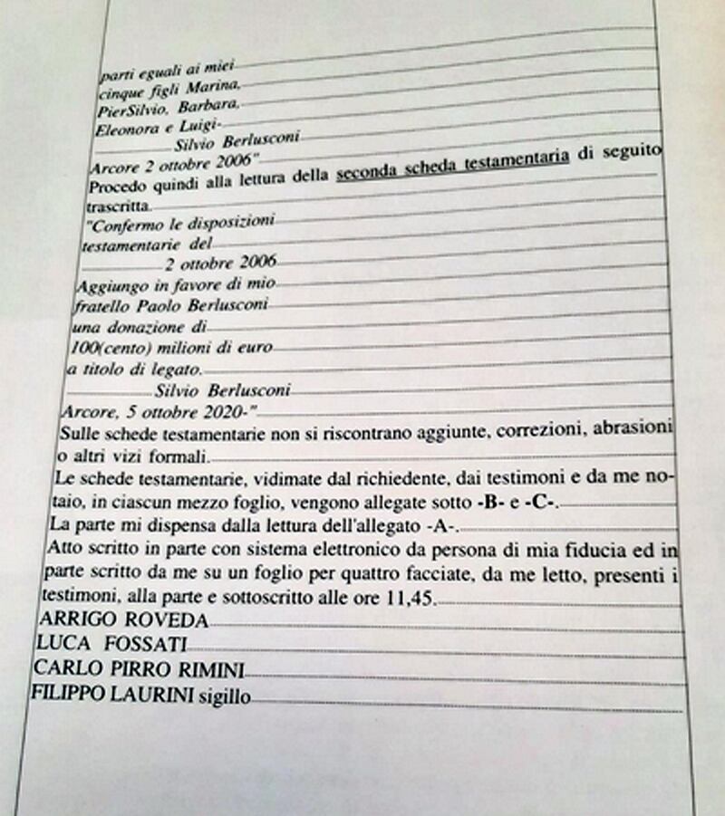 Testamento Berlusconi, le foto degli scritti olografi del Cavaliere 1