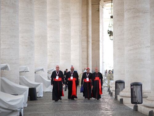 Conclave, ecco quale sarà il menu per i cardinali in clausura: tante verdure e centrifughe