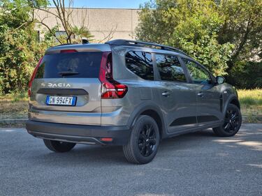 Dacia Jogger Hybrid 140: la gallery del suv 7 posti ibrido super spazioso 9