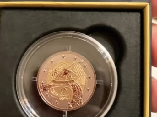 Quelle facce di bronzo dei francesi