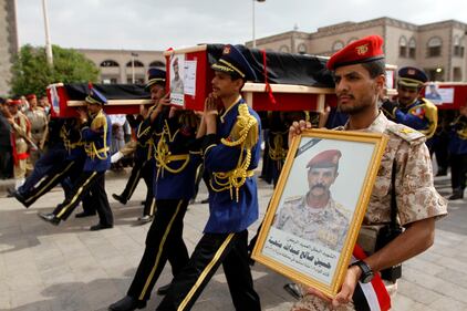 Le esequie dei soldati abbattuti nello Yemen tribale 5