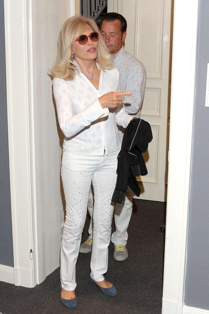 Amanda Lear, sexy icona di fascino 16