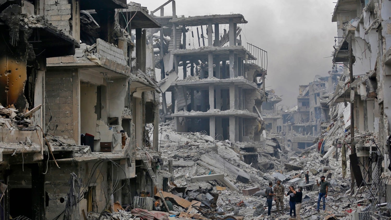 Guerra di missili nei cieli della Siria Damasco: "Respinto attacco di Israele"