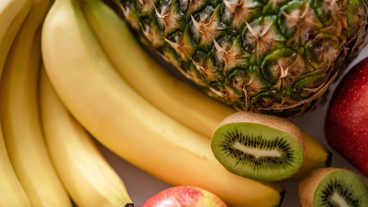 Un batterio mortale nella frutta estiva: a cosa stare attenti