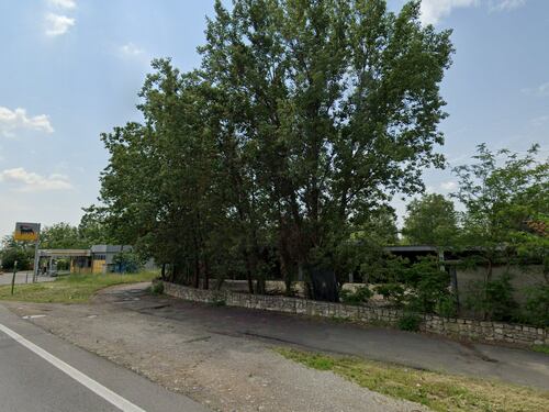 Perde il bus e si perde. Stuprata in strada in pieno giorno dal nordafricano