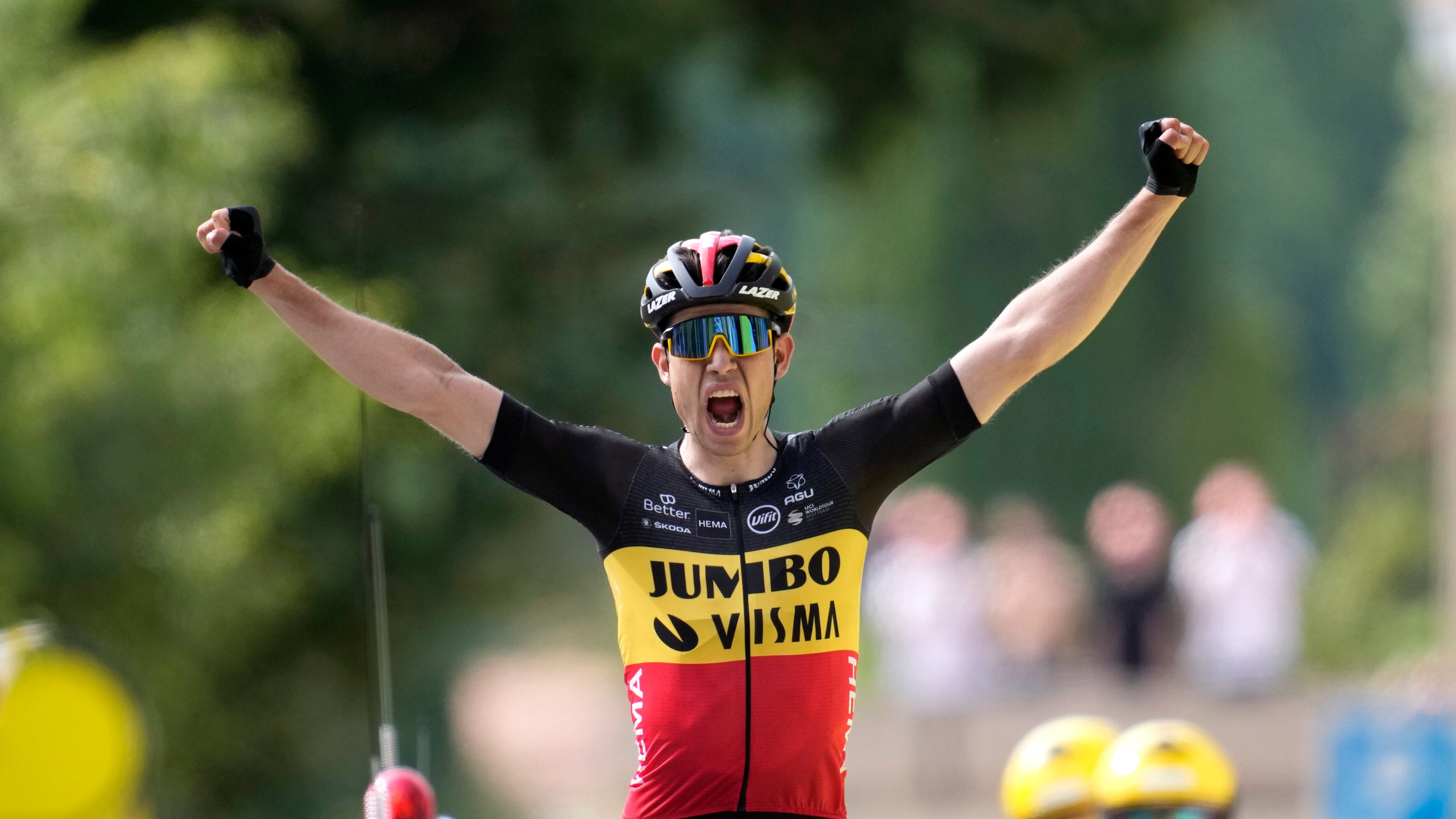 Van Aert, lo show più grande sul doppio monte ventoso