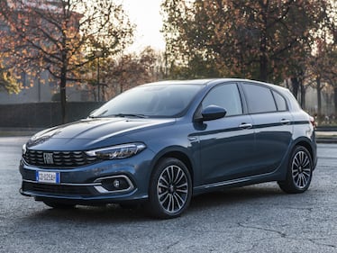 Fiat Tipo da 339 euro al mese, solo con finanziamento. Prezzo di listino di 25.200 euro, prezzo scontato a 18.950 euro. Sconto del 25%. Auto solida e robusta, senza troppi fronzoli ma in grado di soddisfare le esigenze di molteplici automobilisti.