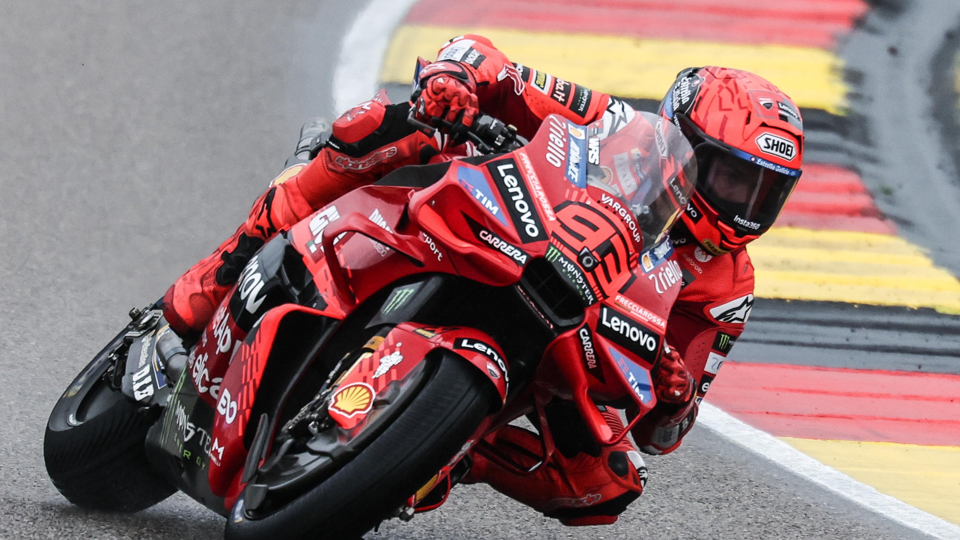 MotoGP, Marc Marquez trionfa in Germania e fa il vuoto in classifica generale. Terzo Bagnaia